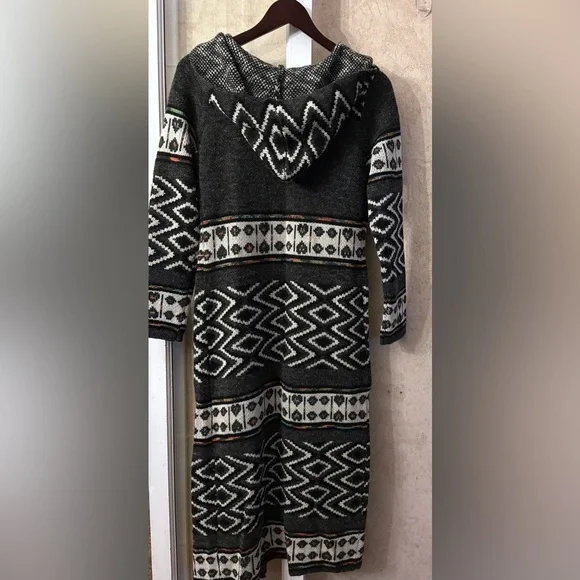 Slonl Black Patterned Sweater Hooded Cardigan(B 38”L 48”) - Picture 2 of 4